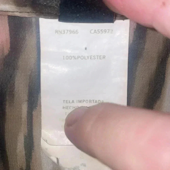 🔥Laundry by Shelly Segal 6/$20. OR. 10.$40. Woman’s coverup “laundry “. Sm/med - Picture 5 of 9